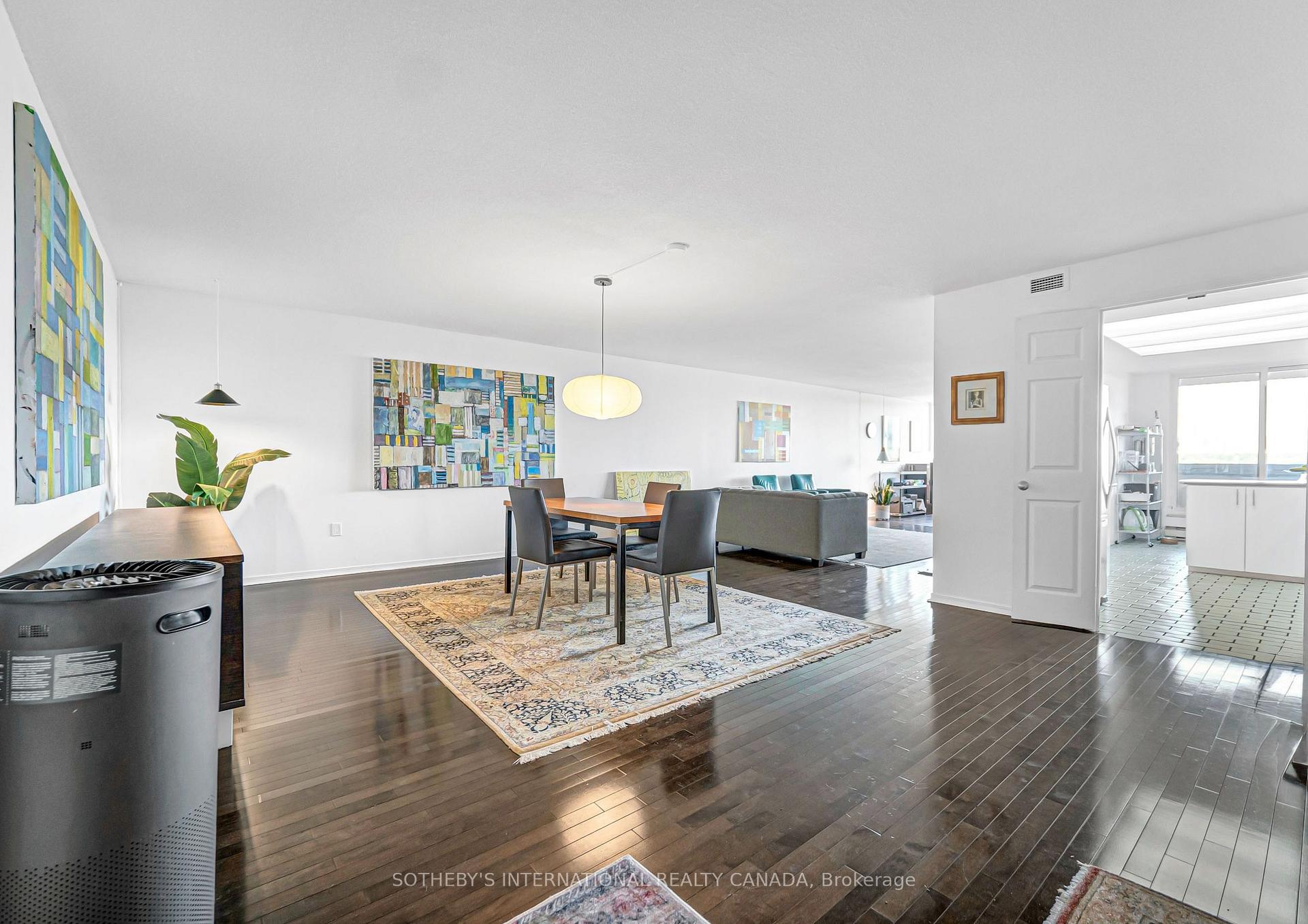 Photo 5 of Unit 904, 360 Bloor Street E, Toronto, Rosedale-Moore Park — HOMEH
