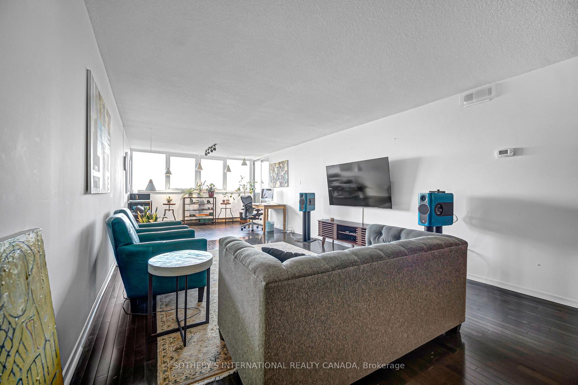 Photo 9 of Unit 904, 360 Bloor Street E, Toronto, Rosedale-Moore Park — HOMEH