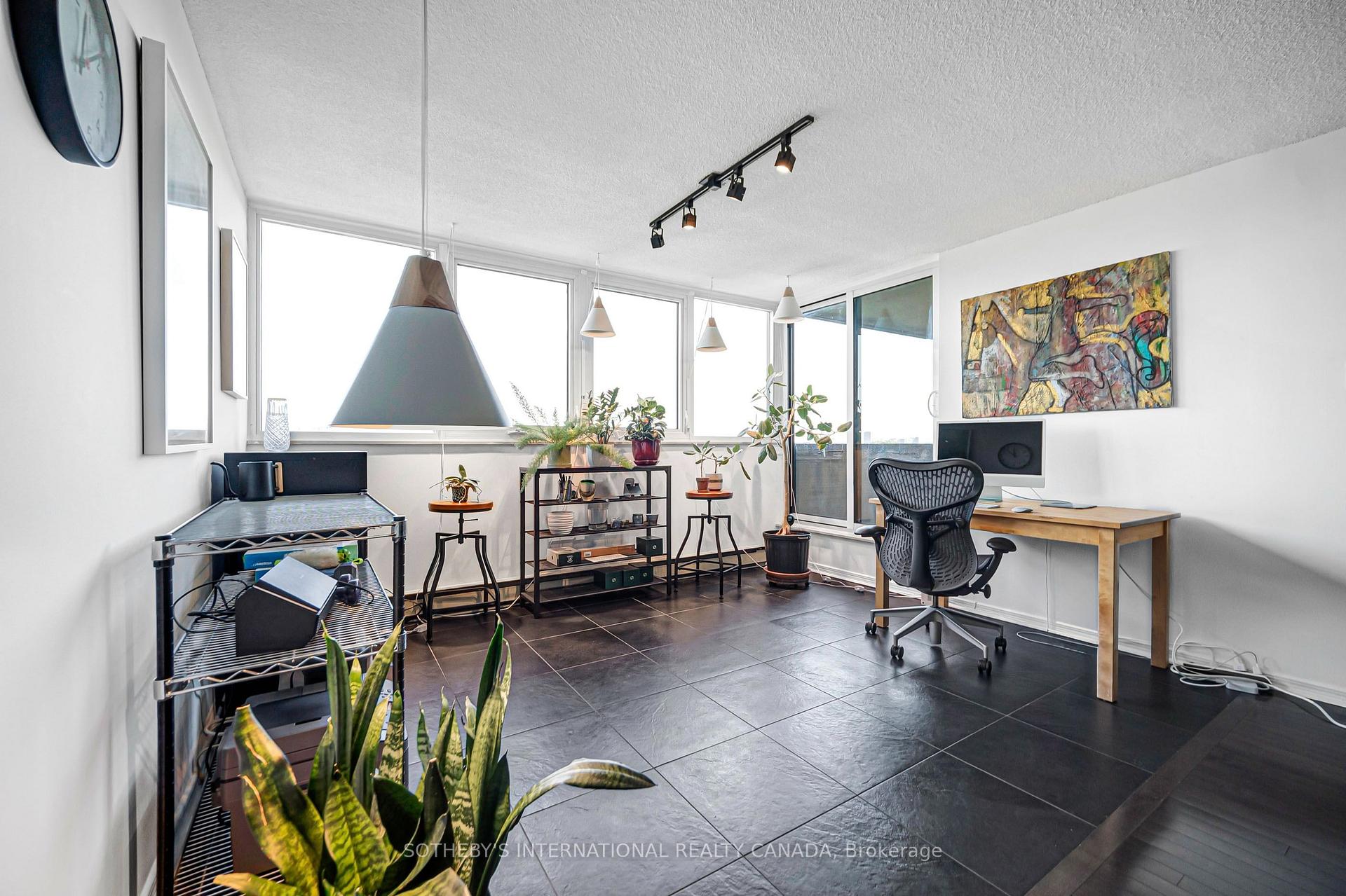 Photo 8 of Unit 904, 360 Bloor Street E, Toronto, Rosedale-Moore Park — HOMEH