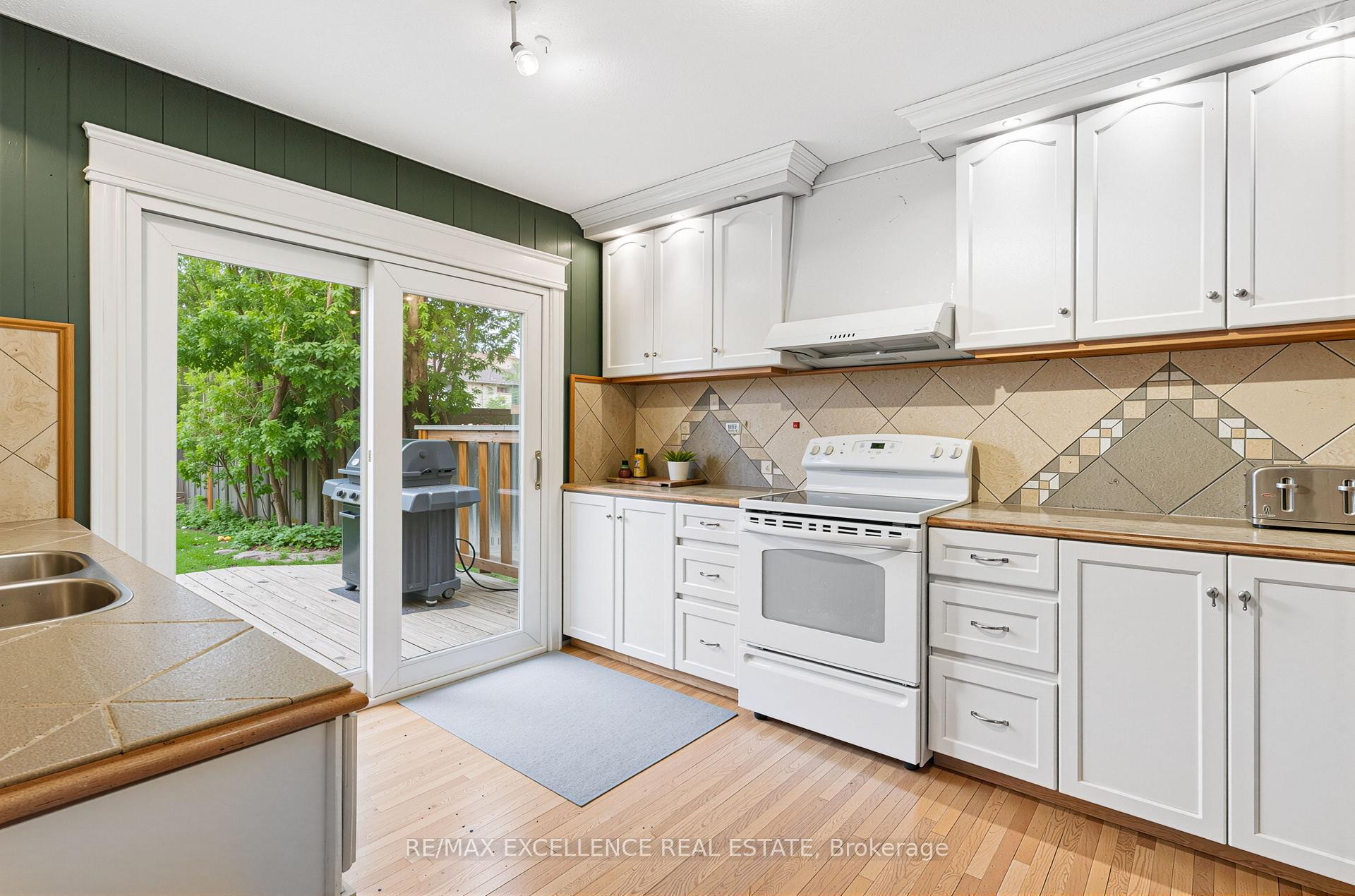 Photo 5 of 46 Bartley Bull Parkway, Brampton, Brampton East — HOMEH