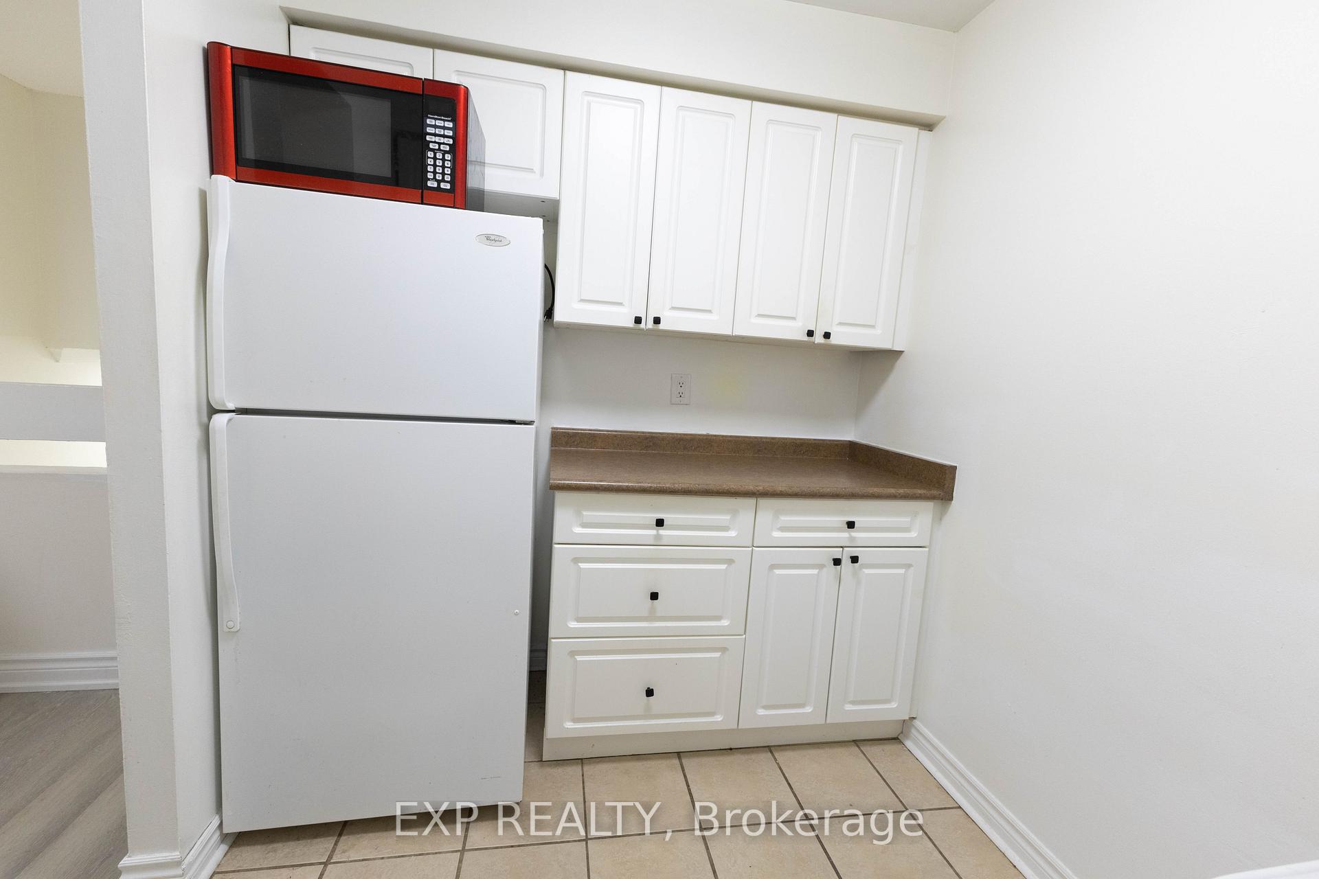 Photo 6 of Unit 120, 248 Milestone Crescent, Aurora, Aurora Village — HOMEH