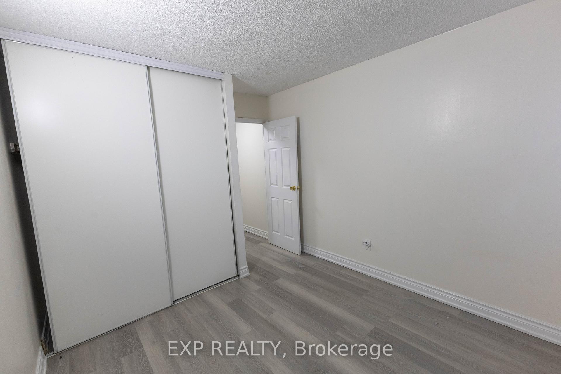 Photo 8 of Unit 120, 248 Milestone Crescent, Aurora, Aurora Village — HOMEH