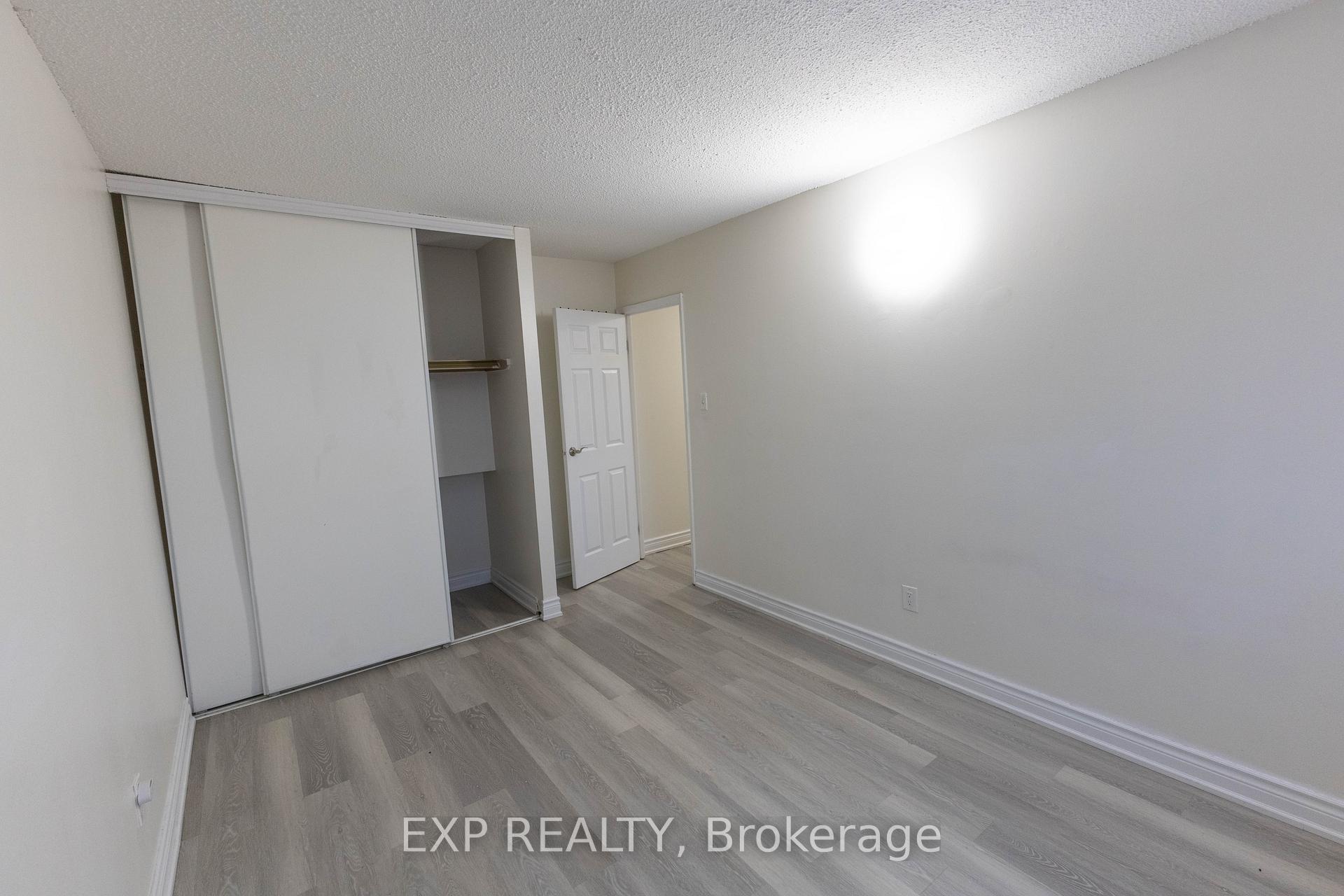 Photo 10 of Unit 120, 248 Milestone Crescent, Aurora, Aurora Village — HOMEH