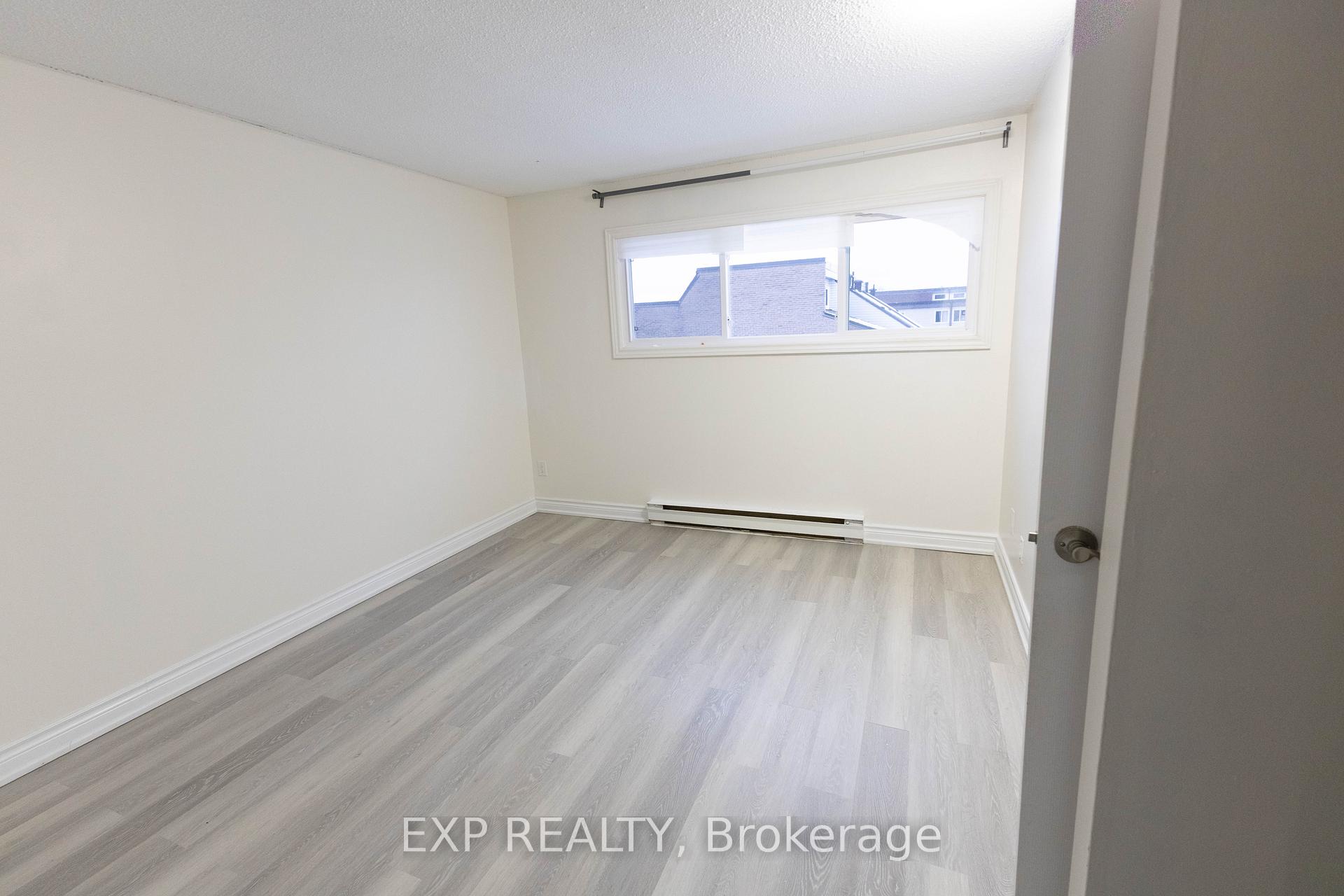 Photo 12 of Unit 120, 248 Milestone Crescent, Aurora, Aurora Village — HOMEH
