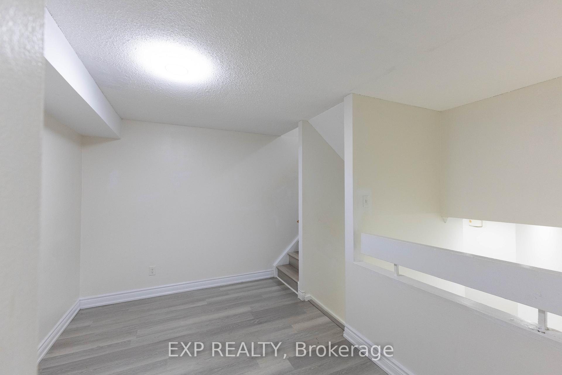 Photo 13 of Unit 120, 248 Milestone Crescent, Aurora, Aurora Village — HOMEH