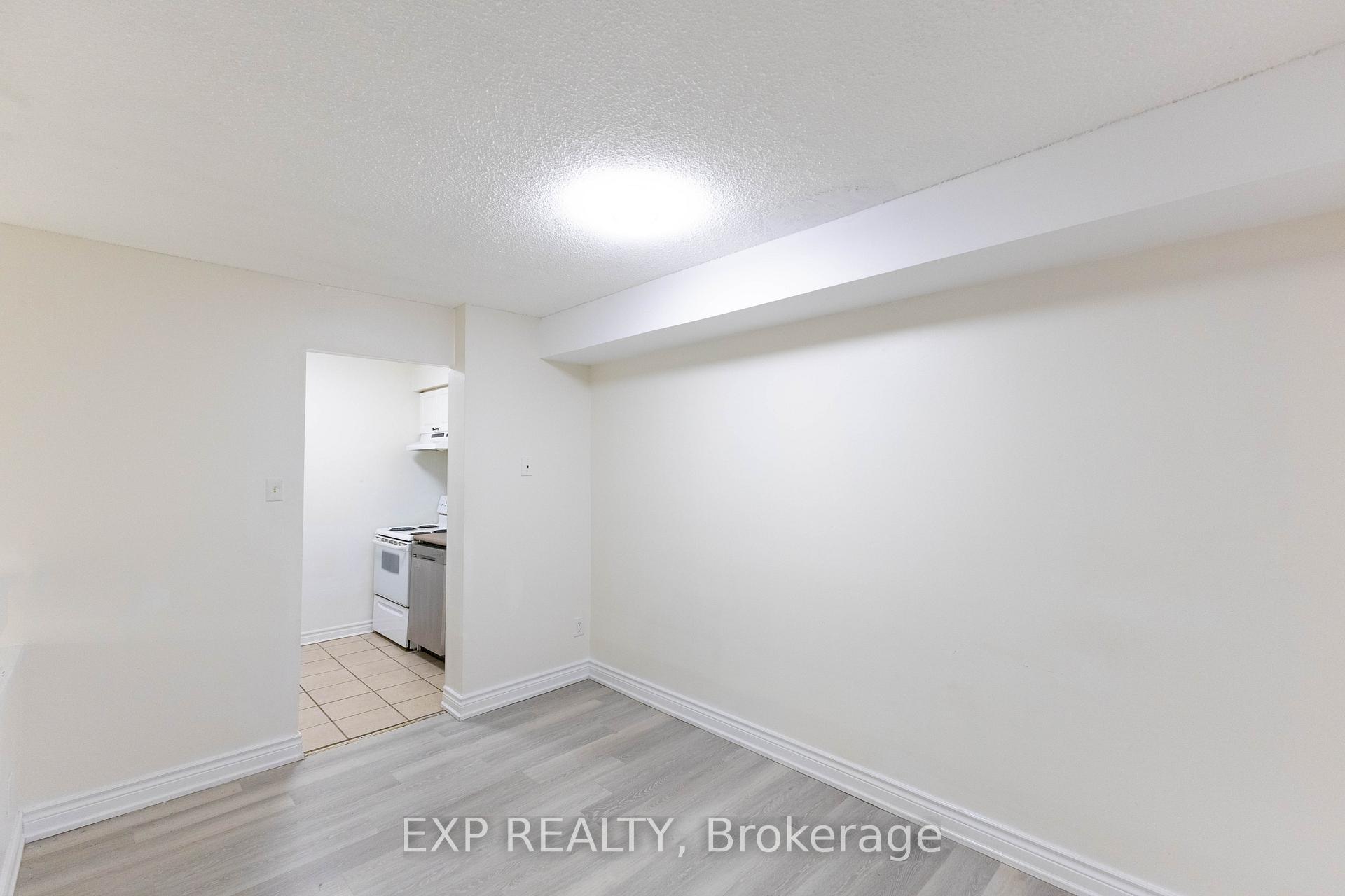 Photo 15 of Unit 120, 248 Milestone Crescent, Aurora, Aurora Village — HOMEH