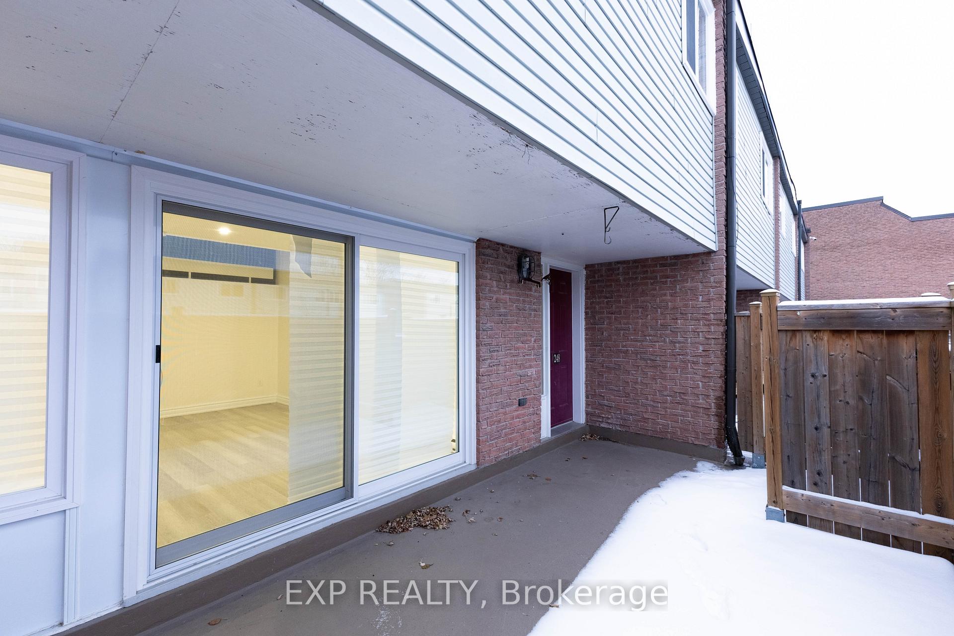 Photo 16 of Unit 120, 248 Milestone Crescent, Aurora, Aurora Village — HOMEH