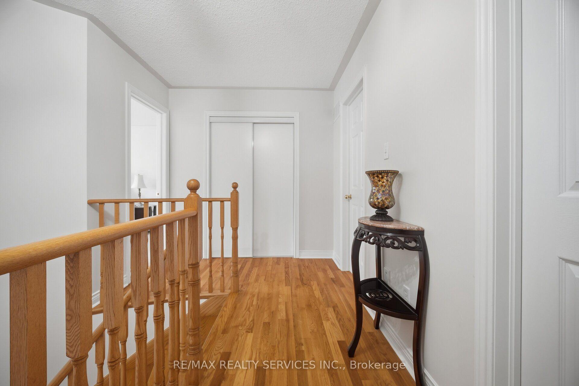 Photo 24 of 30 Maple Beach Crescent, Brampton, Fletcher's Meadow — HOMEH