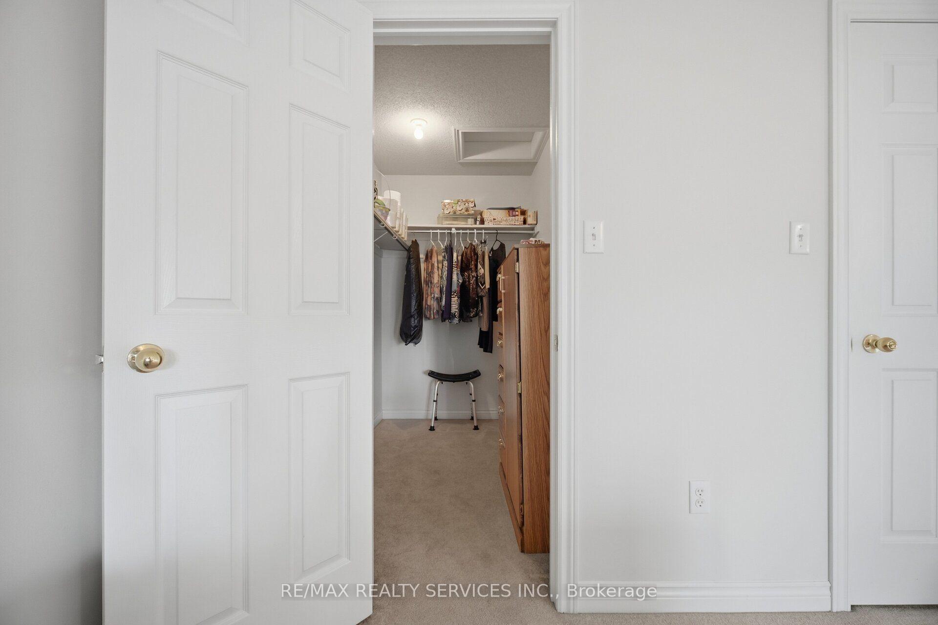 Photo 28 of 30 Maple Beach Crescent, Brampton, Fletcher's Meadow — HOMEH