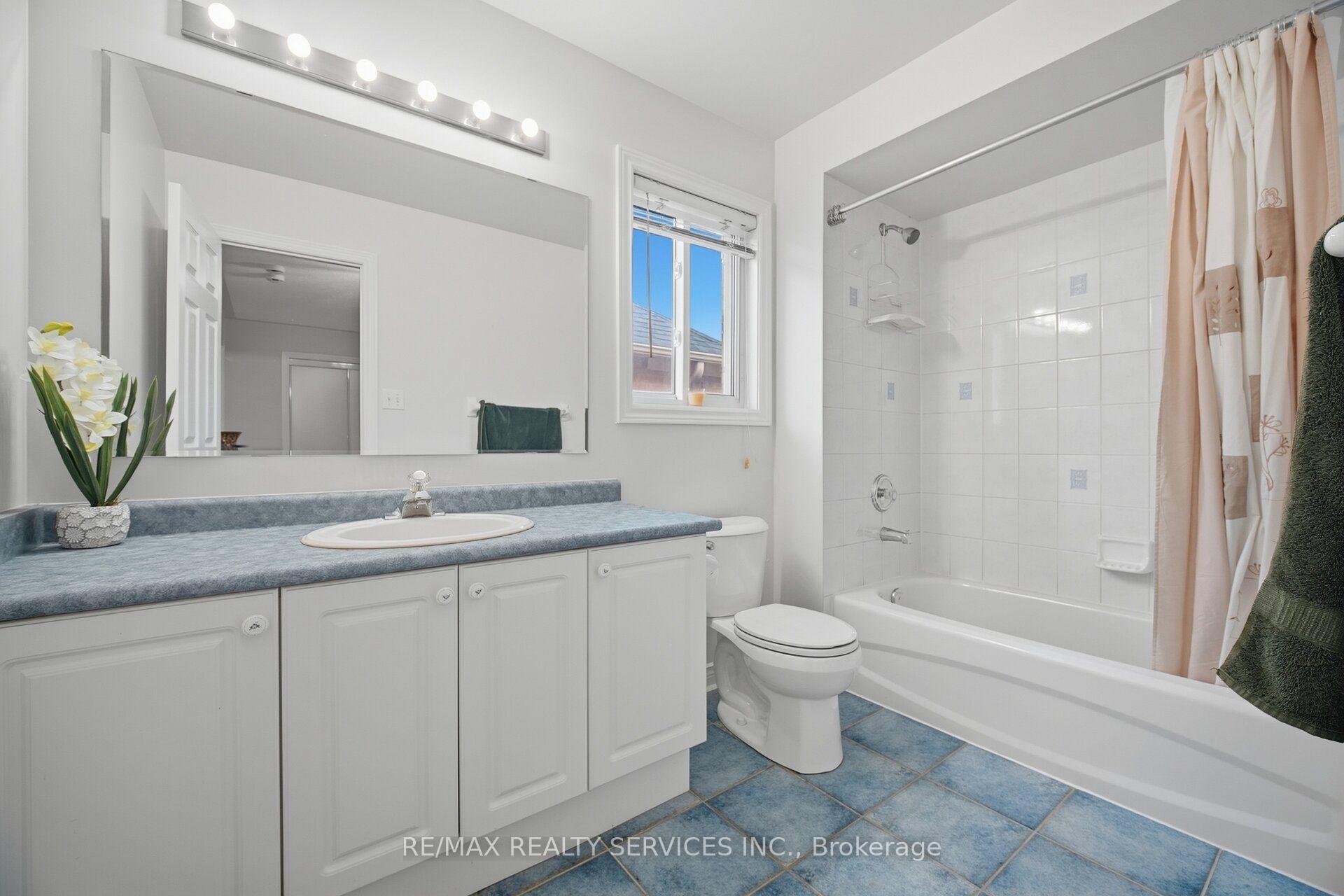 Photo 31 of 30 Maple Beach Crescent, Brampton, Fletcher's Meadow — HOMEH