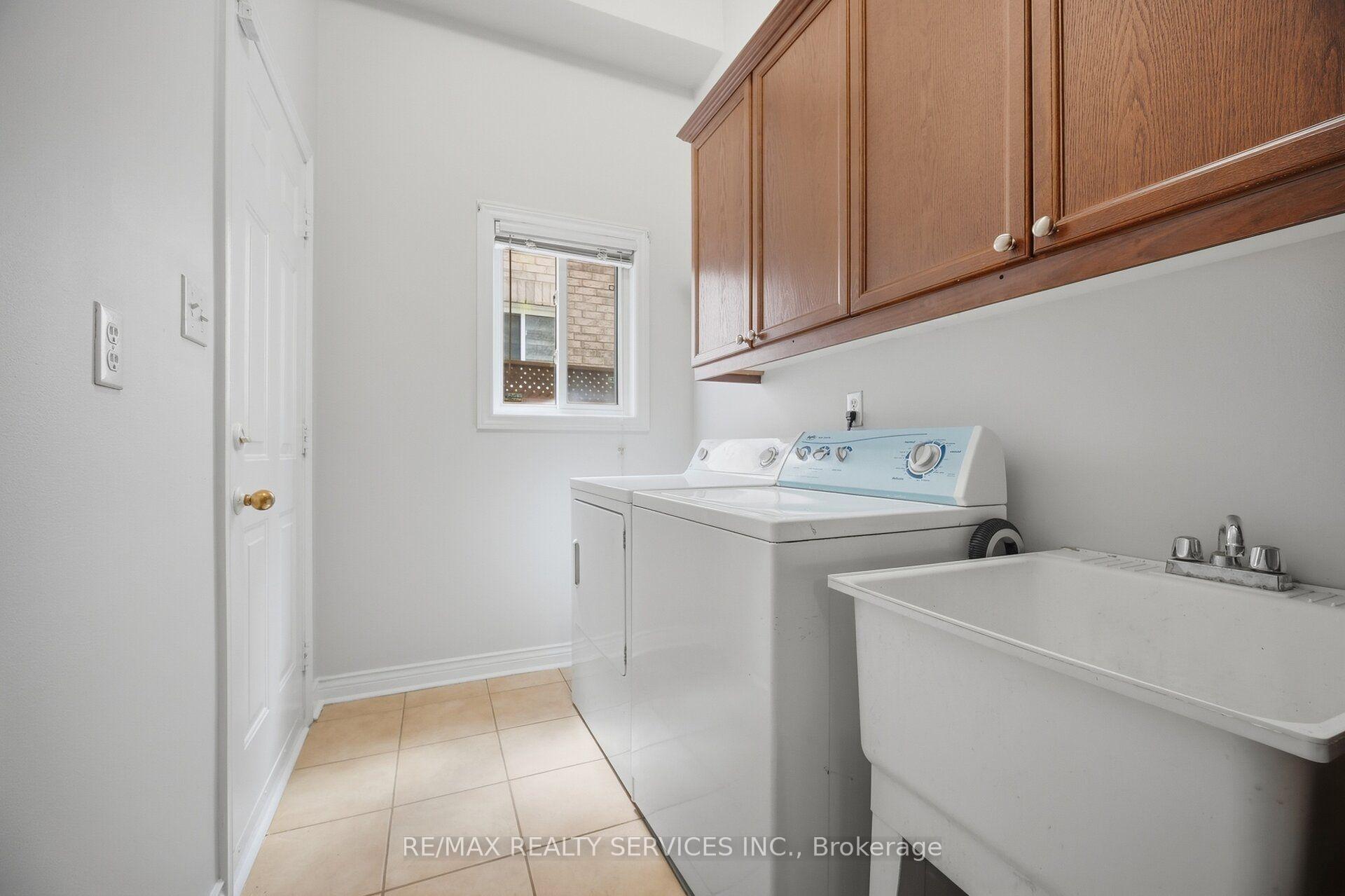 Photo 32 of 30 Maple Beach Crescent, Brampton, Fletcher's Meadow — HOMEH
