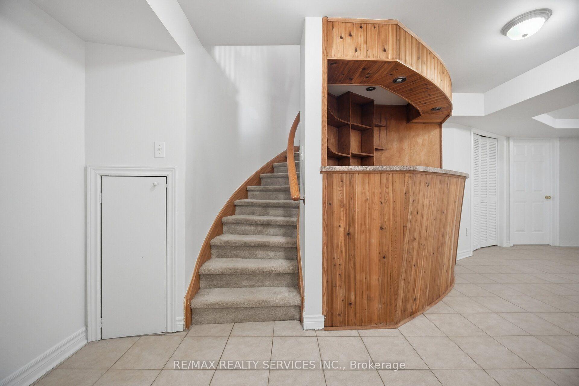 Photo 33 of 30 Maple Beach Crescent, Brampton, Fletcher's Meadow — HOMEH