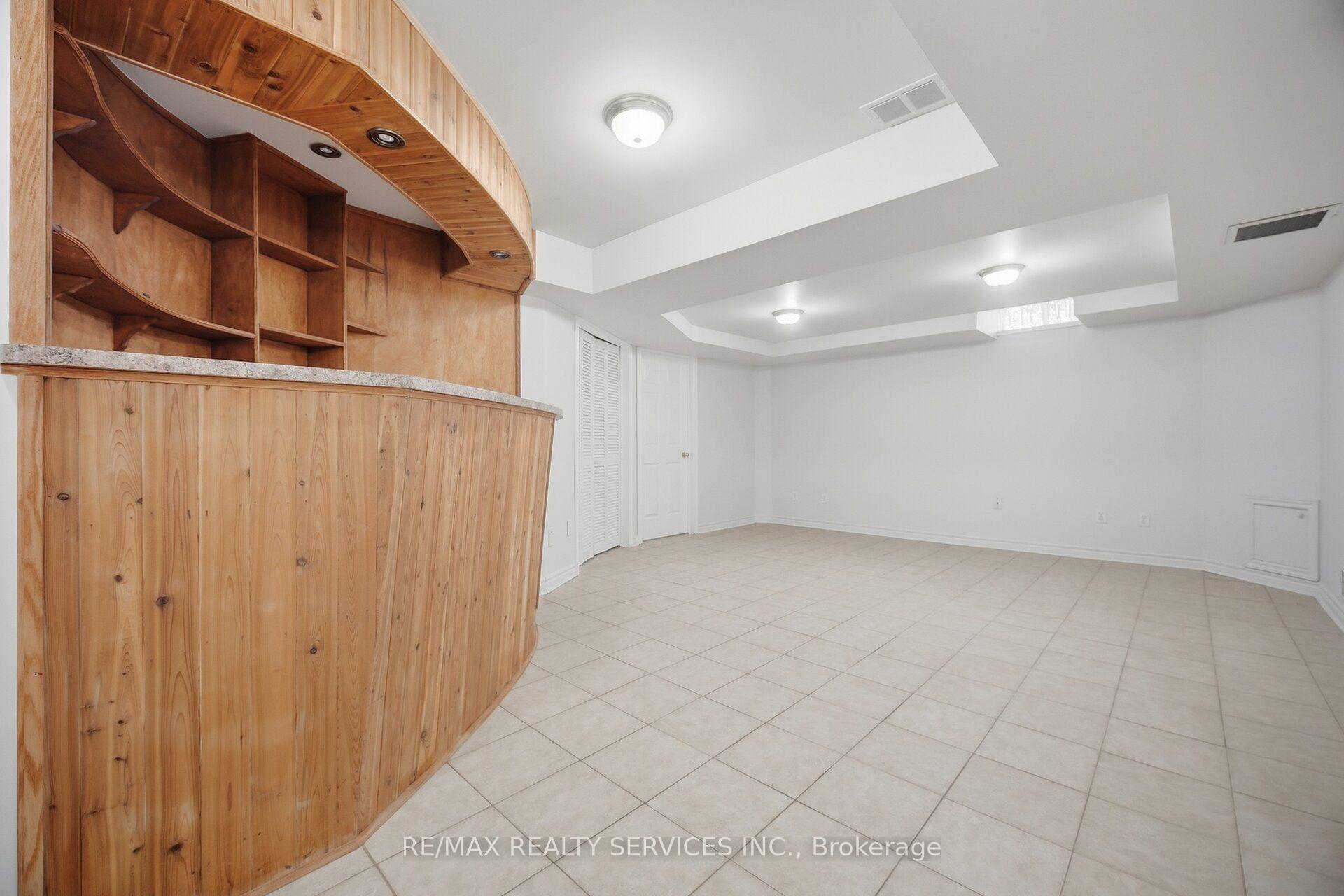 Photo 35 of 30 Maple Beach Crescent, Brampton, Fletcher's Meadow — HOMEH