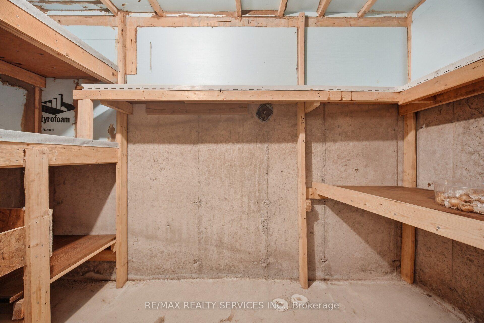 Photo 39 of 30 Maple Beach Crescent, Brampton, Fletcher's Meadow — HOMEH