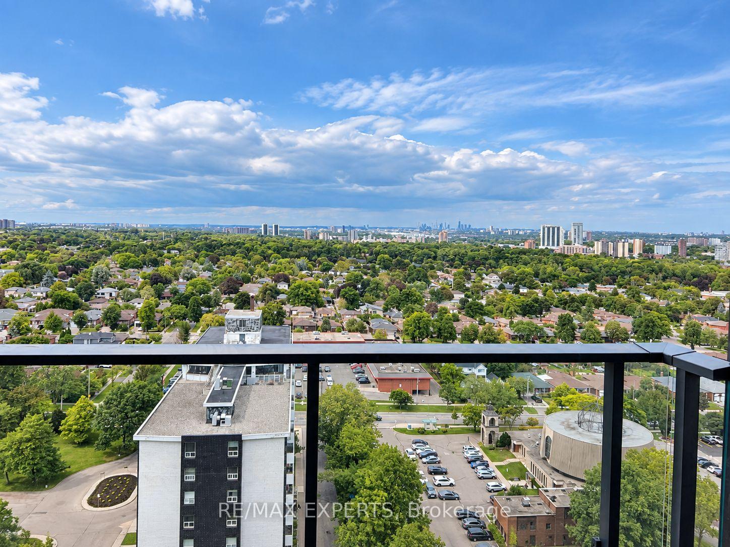 Photo 11 of Unit 1921, 4010 Eglinton Avenue W, Etobicoke, Humber Heights — HOMEH