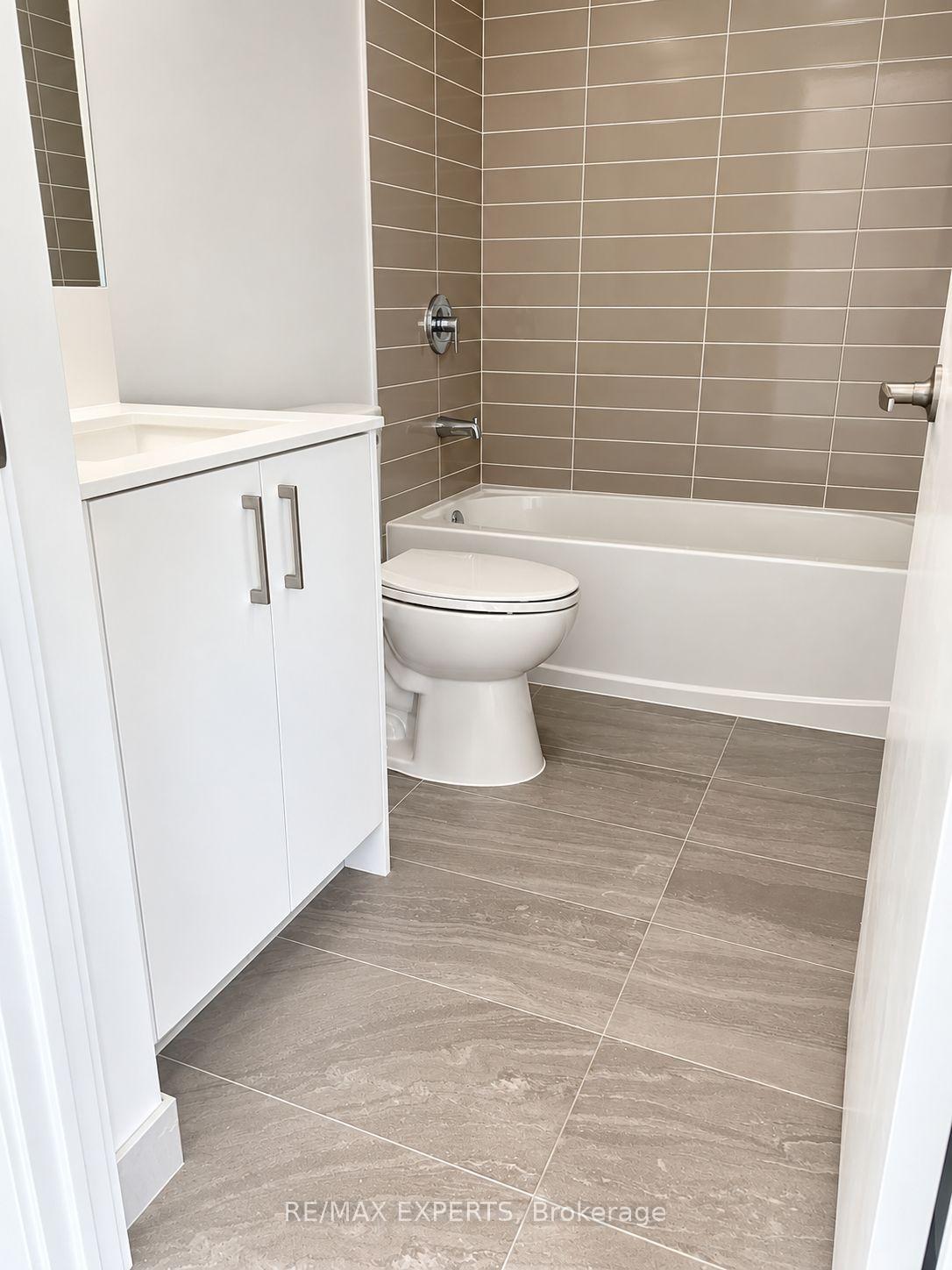Photo 14 of Unit 1921, 4010 Eglinton Avenue W, Etobicoke, Humber Heights — HOMEH