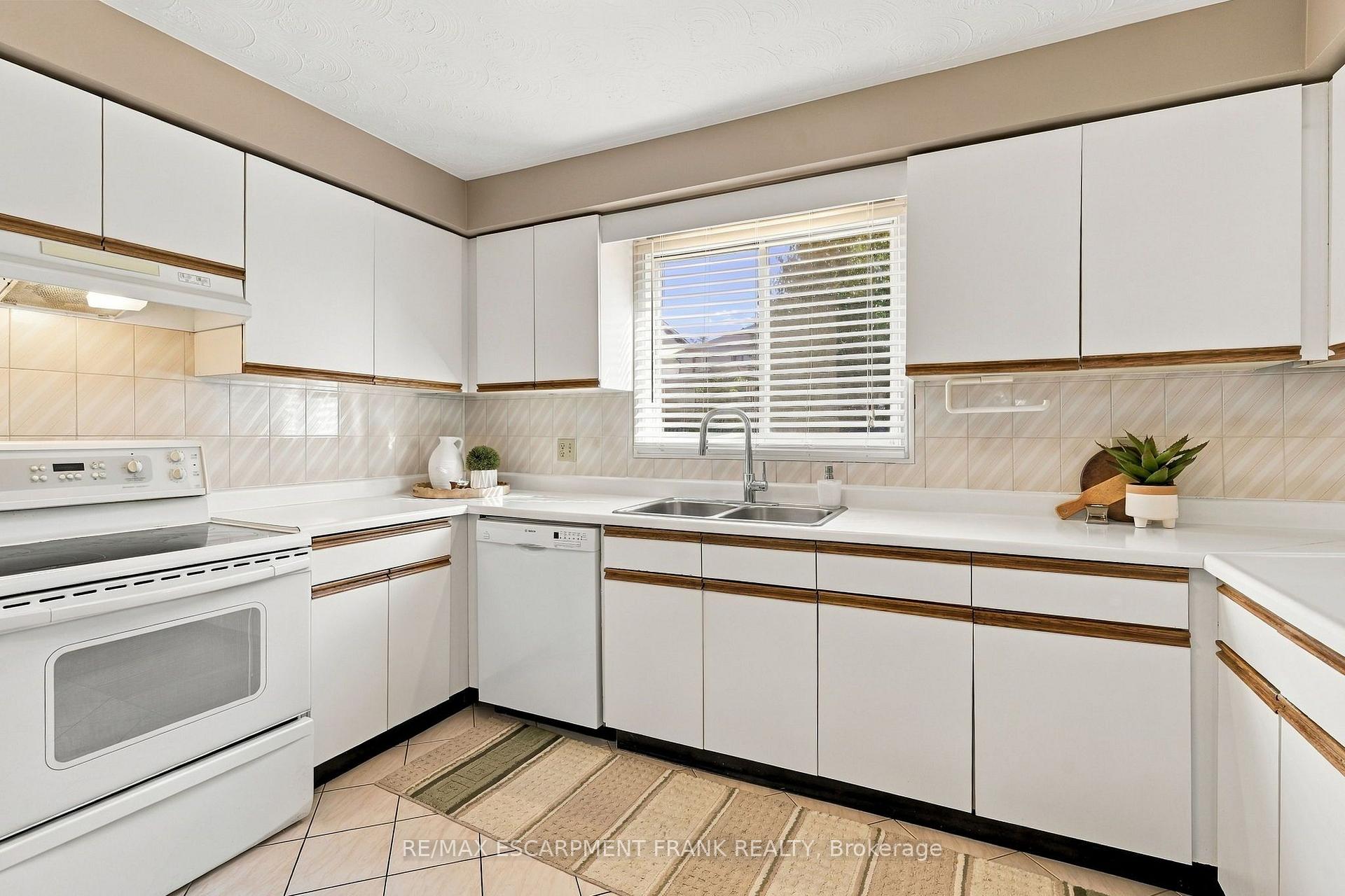 Photo 16 of 7 Argon Court, Hamilton, Gilkson — HOMEH