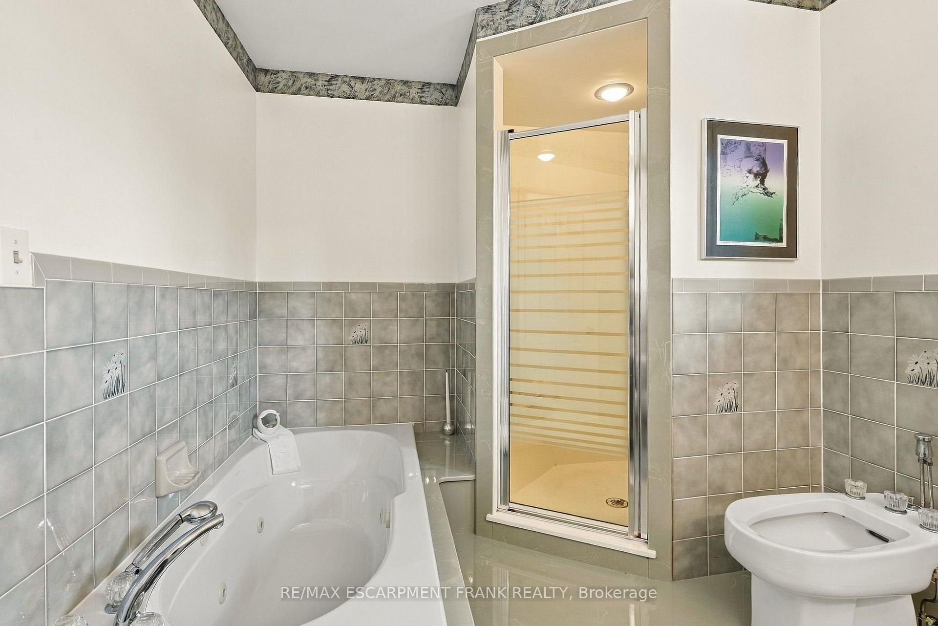 Photo 37 of 7 Argon Court, Hamilton, Gilkson — HOMEH