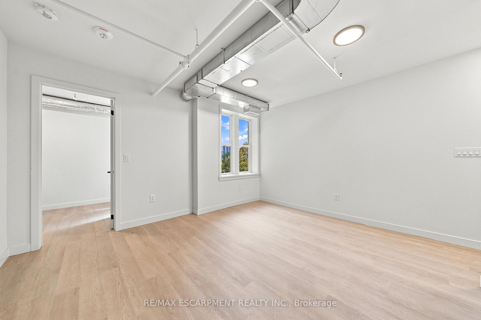 Photo 4 of Unit 224, 325 James Street S, Hamilton, Corktown — HOMEH