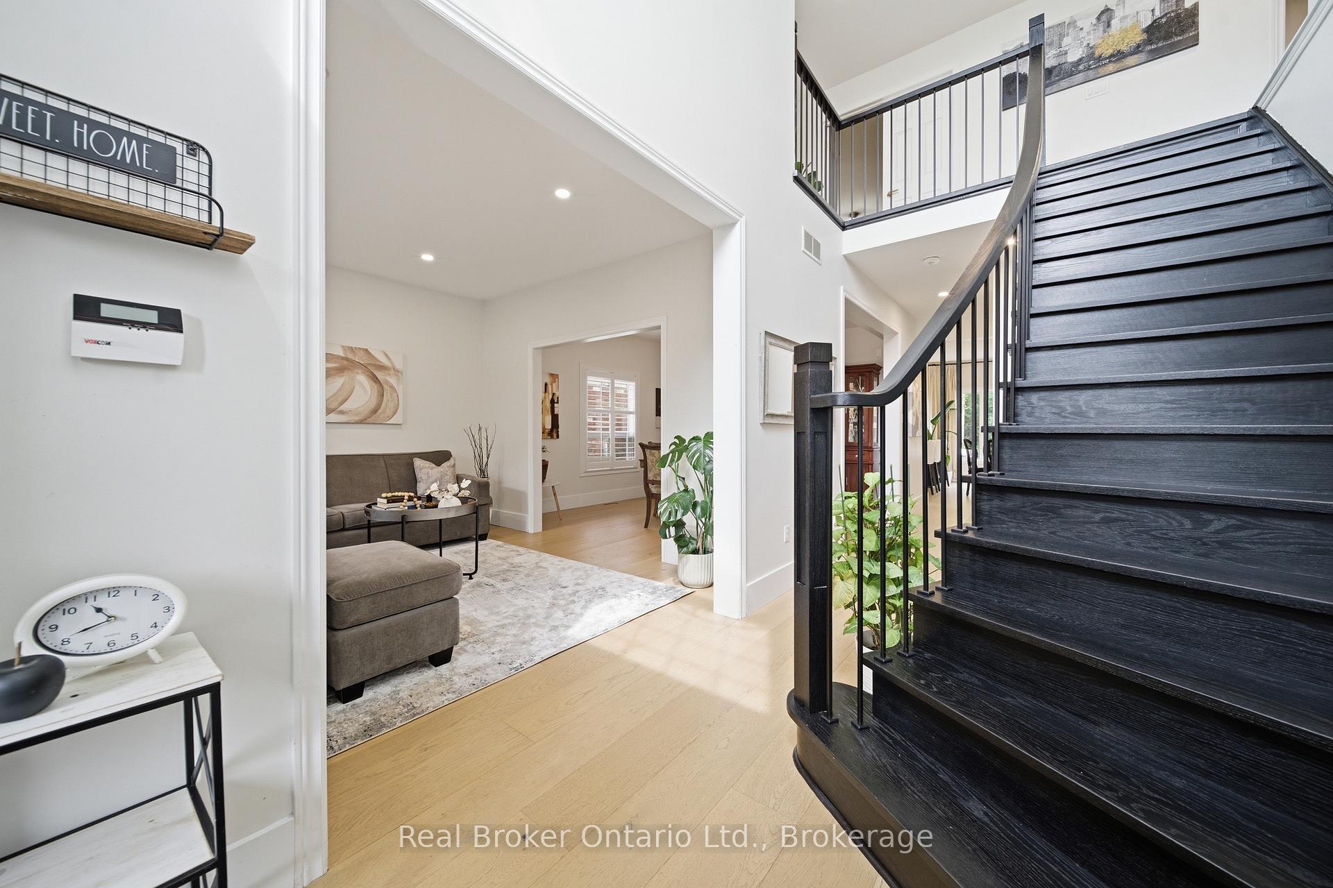 Photo 3 of 280 Farley Drive, Guelph, Pineridge/Westminster Woods — HOMEH