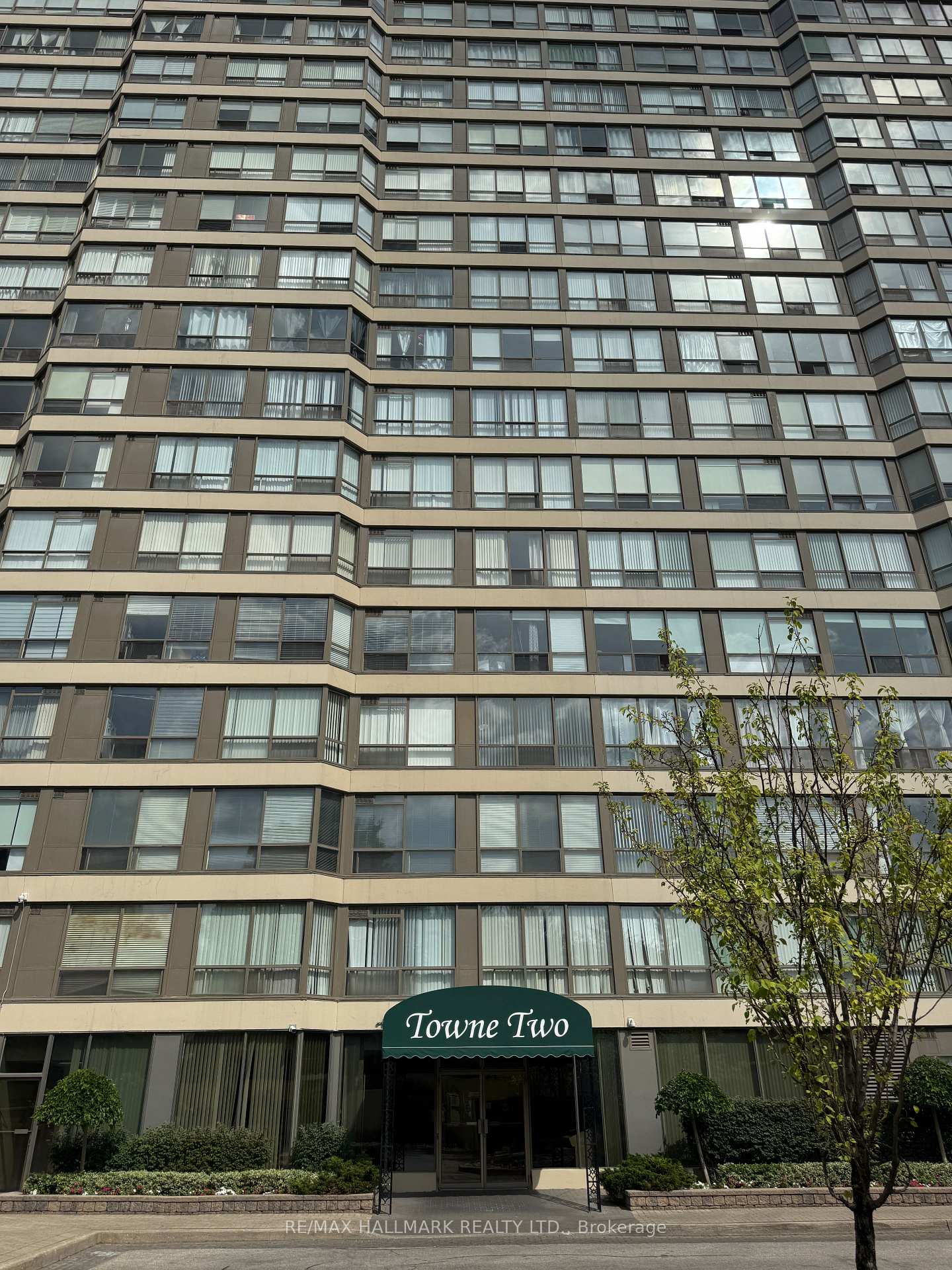 Front of Unit 501, 55 Elm Drive W