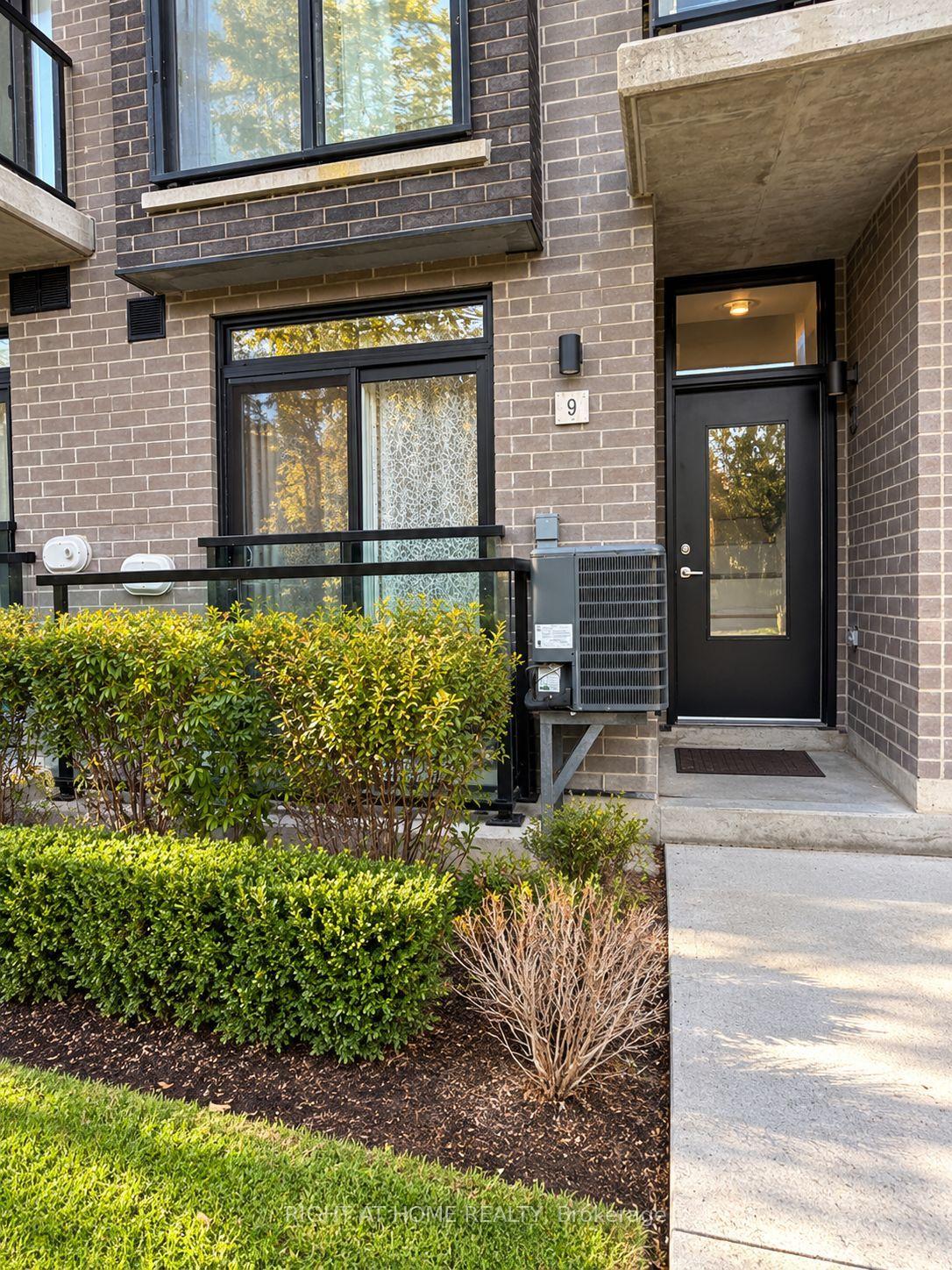 Photo 2 of Unit TH09, 264 Finch Avenue E, North York, Newtonbrook East — HOMEH