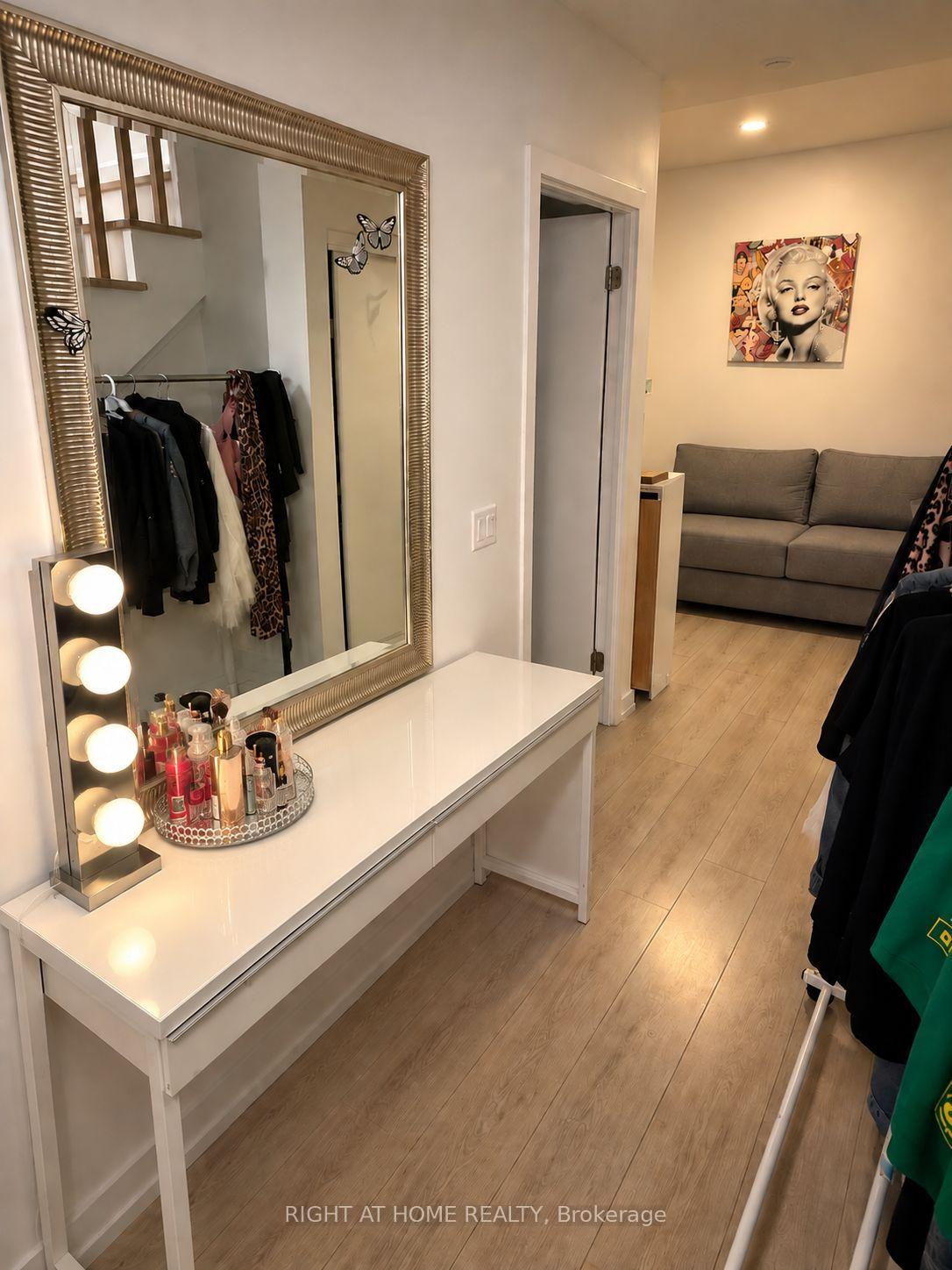 Photo 8 of Unit TH09, 264 Finch Avenue E, North York, Newtonbrook East — HOMEH