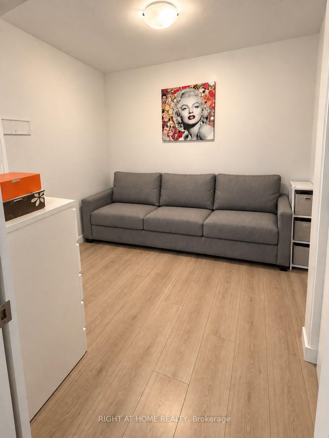 Photo 10 of Unit TH09, 264 Finch Avenue E, North York, Newtonbrook East — HOMEH