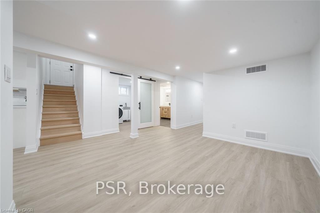 Photo 5 of Unit Lower, 5678 Woodland Boulevard, Niagara Falls, Hospital — HOMEH
