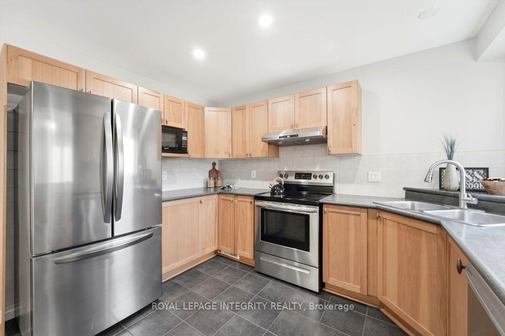Photo 12 of 209 Tewsley Drive, Ottawa, Riverside South/Gloucester Glen — HOMEH