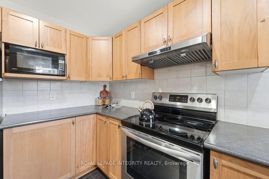 Photo 13 of 209 Tewsley Drive, Ottawa, Riverside South/Gloucester Glen — HOMEH