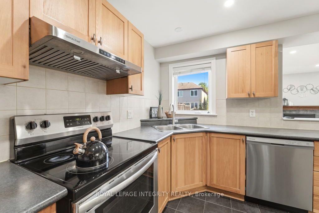 Photo 14 of 209 Tewsley Drive, Ottawa, Riverside South/Gloucester Glen — HOMEH