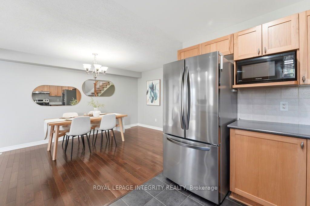 Photo 15 of 209 Tewsley Drive, Ottawa, Riverside South/Gloucester Glen — HOMEH
