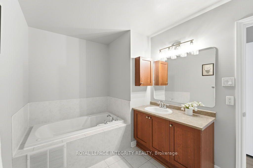 Photo 25 of 209 Tewsley Drive, Ottawa, Riverside South/Gloucester Glen — HOMEH