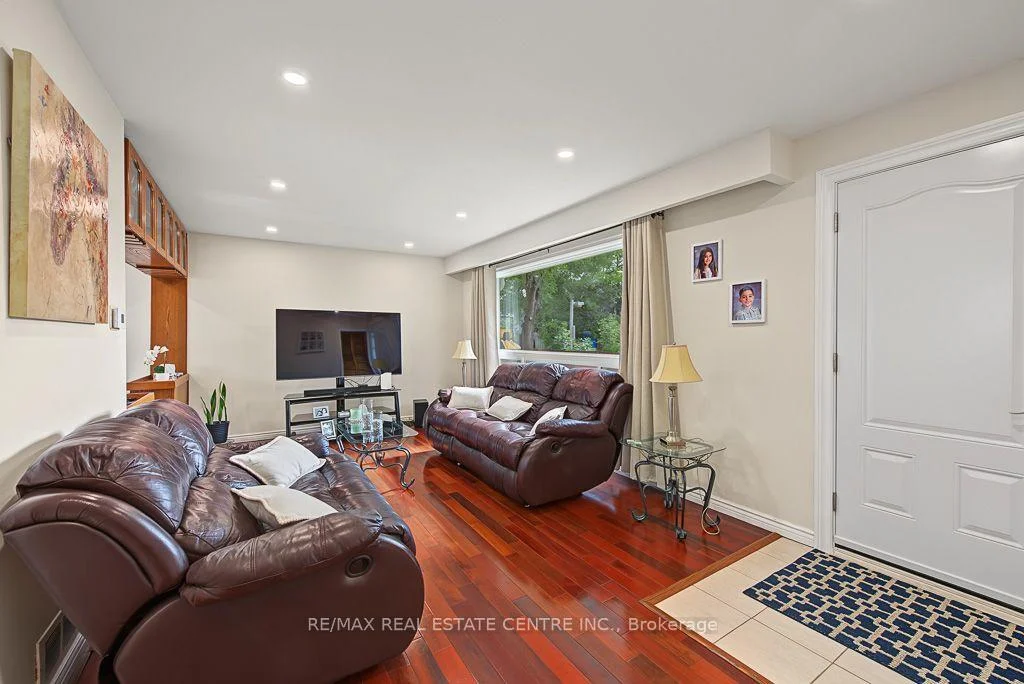 Photo 4 of 276 Bartley Bull Parkway, Brampton, Brampton East — HOMEH