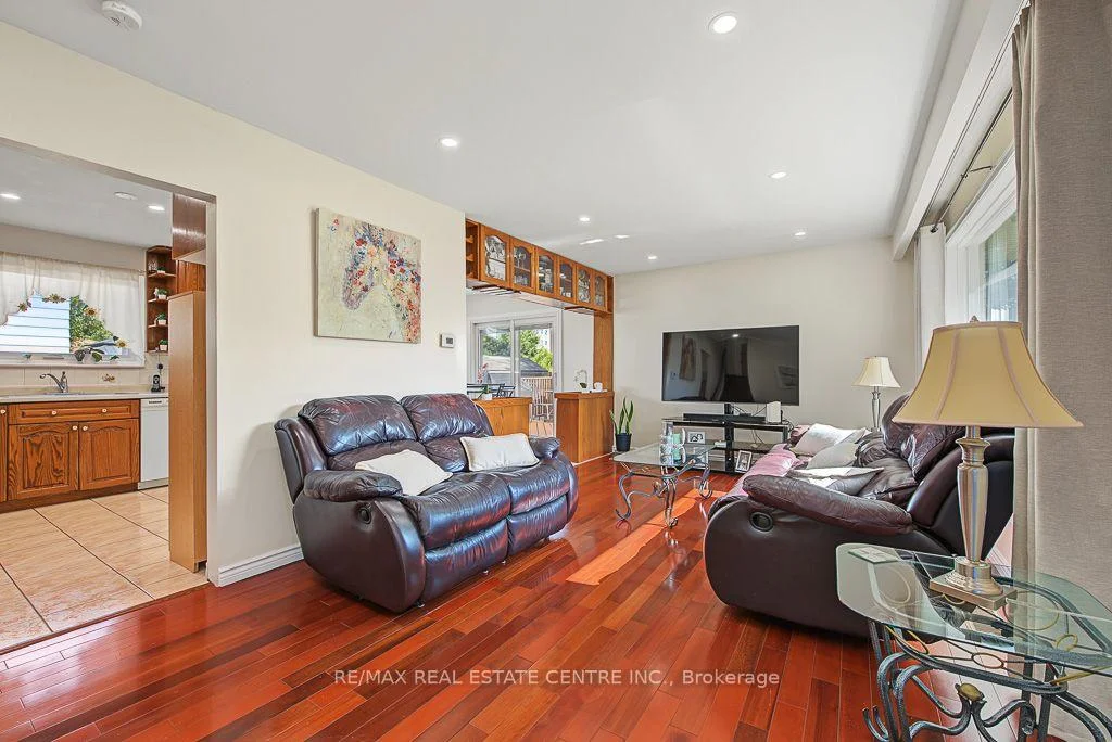Photo 6 of 276 Bartley Bull Parkway, Brampton, Brampton East — HOMEH