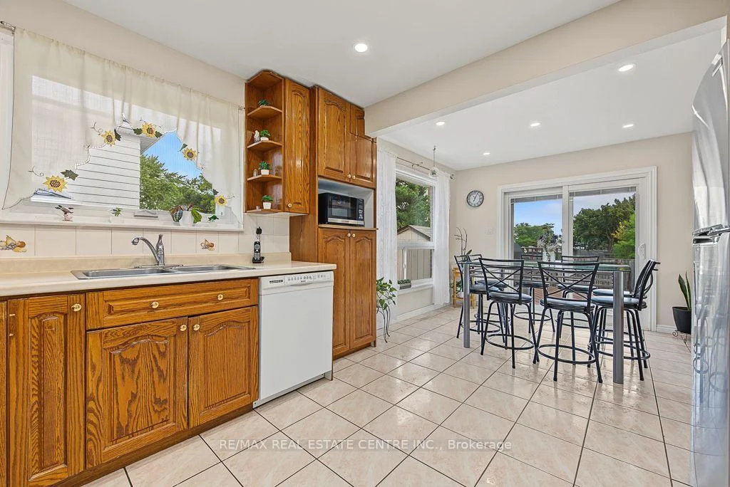 Photo 12 of 276 Bartley Bull Parkway, Brampton, Brampton East — HOMEH