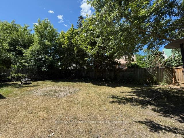 Photo 18 of 70 High Street, Barrie, Queen's Park — HOMEH