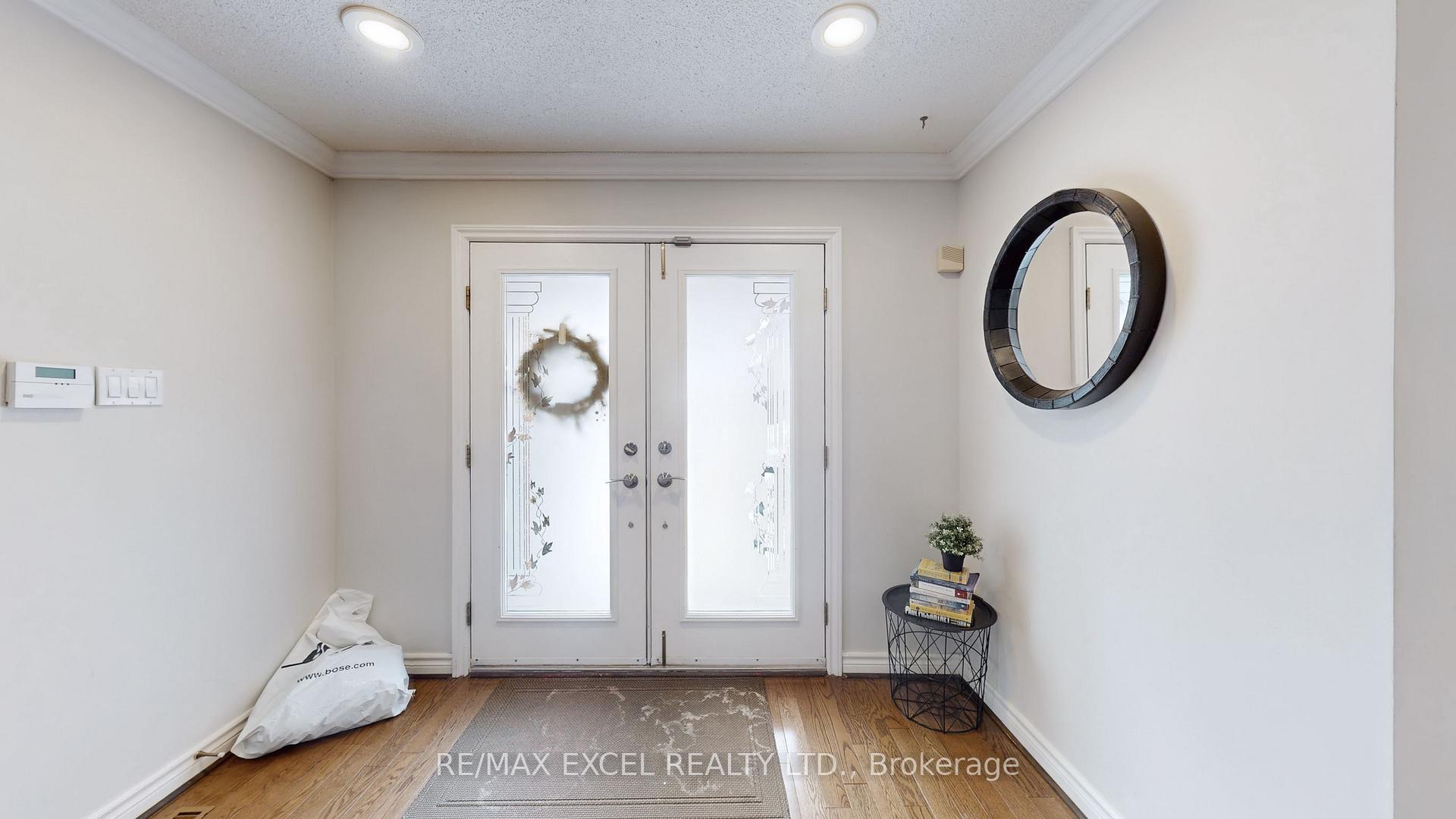 Photo 5 of 67 Rose Green Drive, Vaughan, Uplands — HOMEH