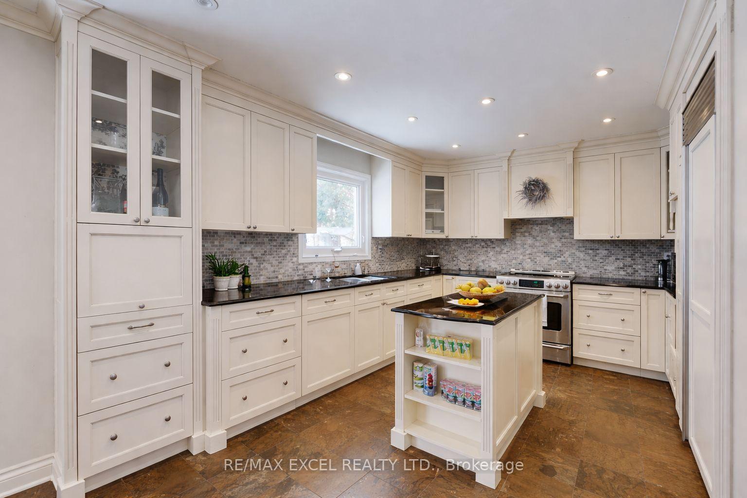 Photo 23 of 67 Rose Green Drive, Vaughan, Uplands — HOMEH