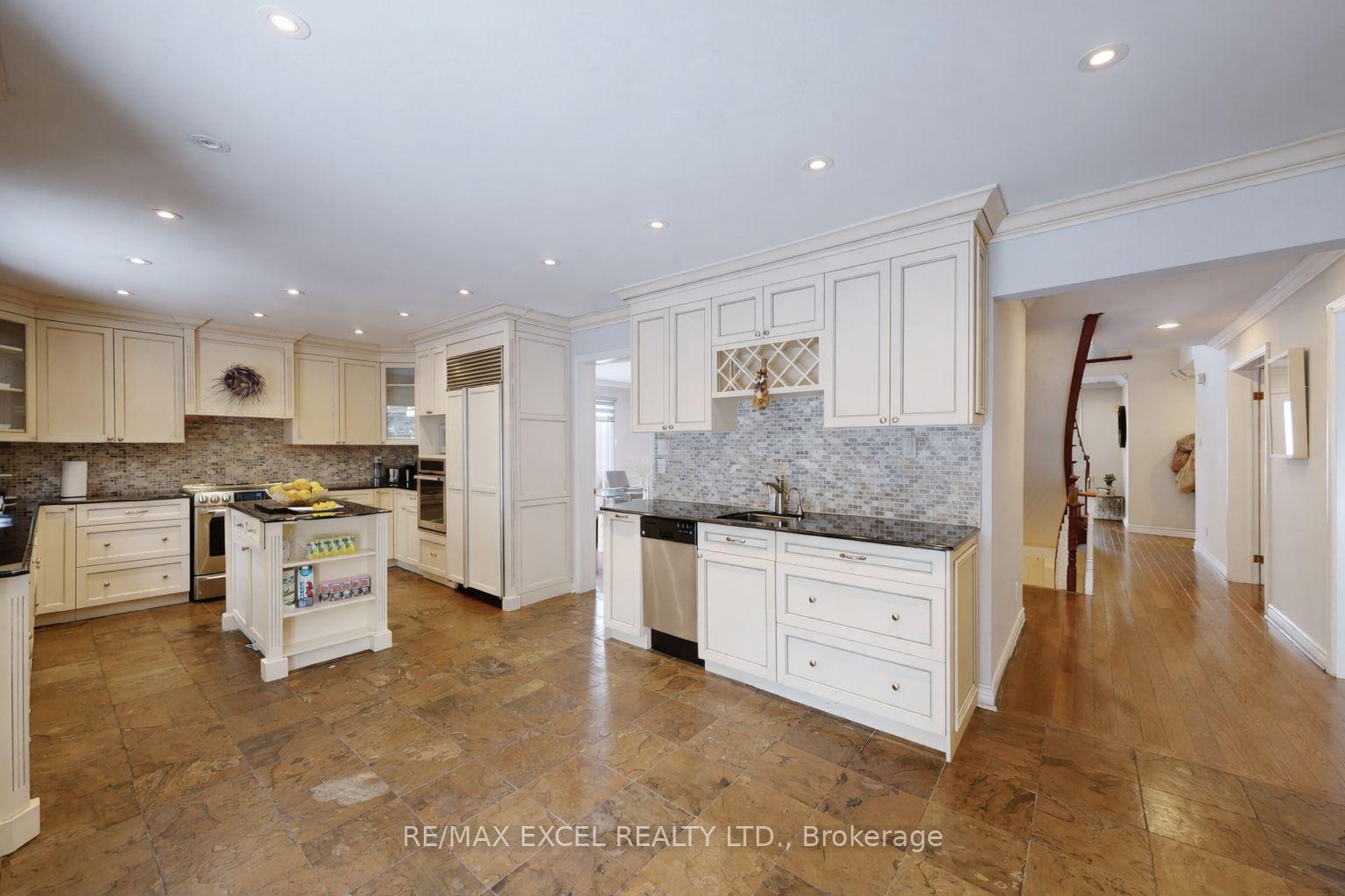 Photo 30 of 67 Rose Green Drive, Vaughan, Uplands — HOMEH