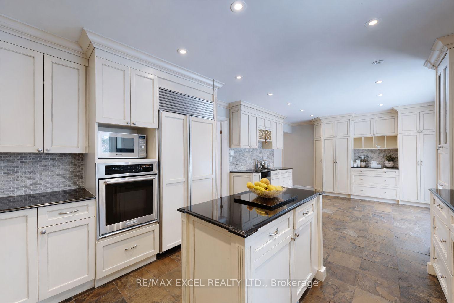 Photo 31 of 67 Rose Green Drive, Vaughan, Uplands — HOMEH