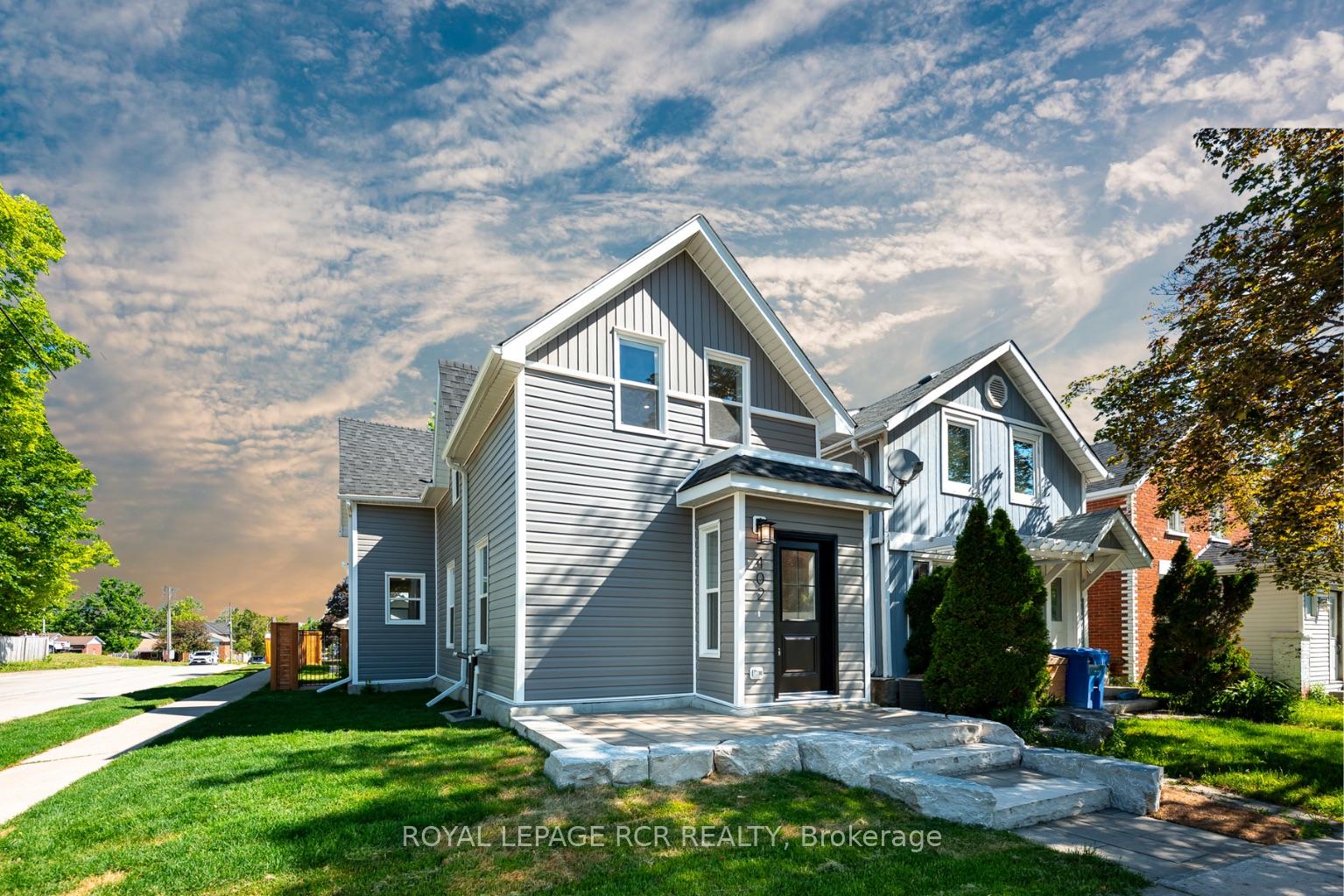 Photo of 402 Main Street E