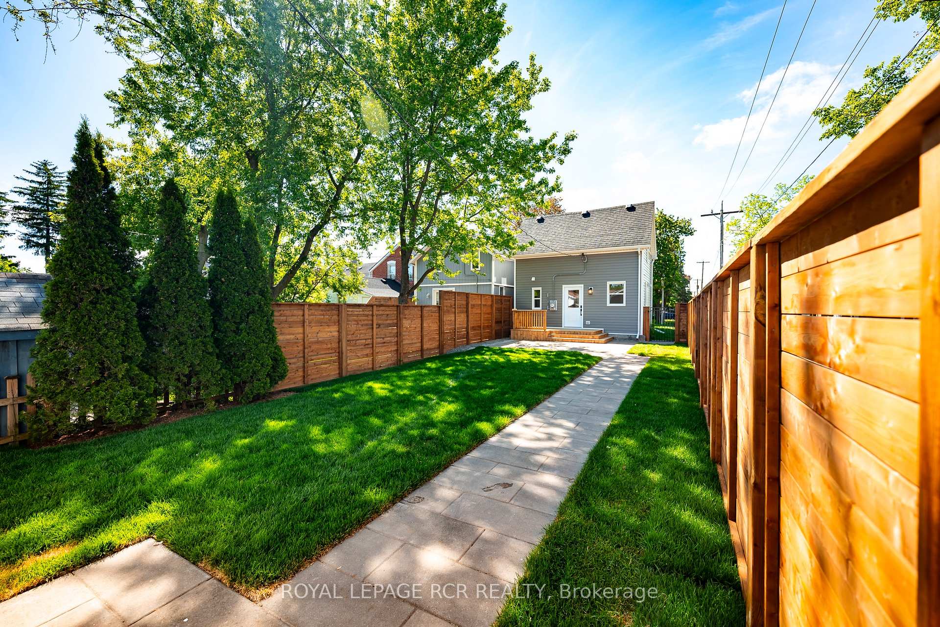 Photo 2 of 402 Main Street E, Shelburne — HOMEH