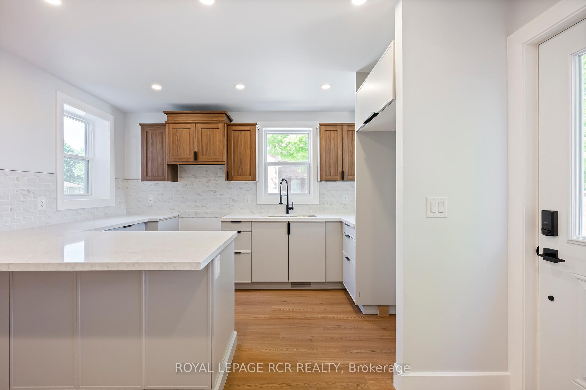 Photo 12 of 402 Main Street E, Shelburne — HOMEH