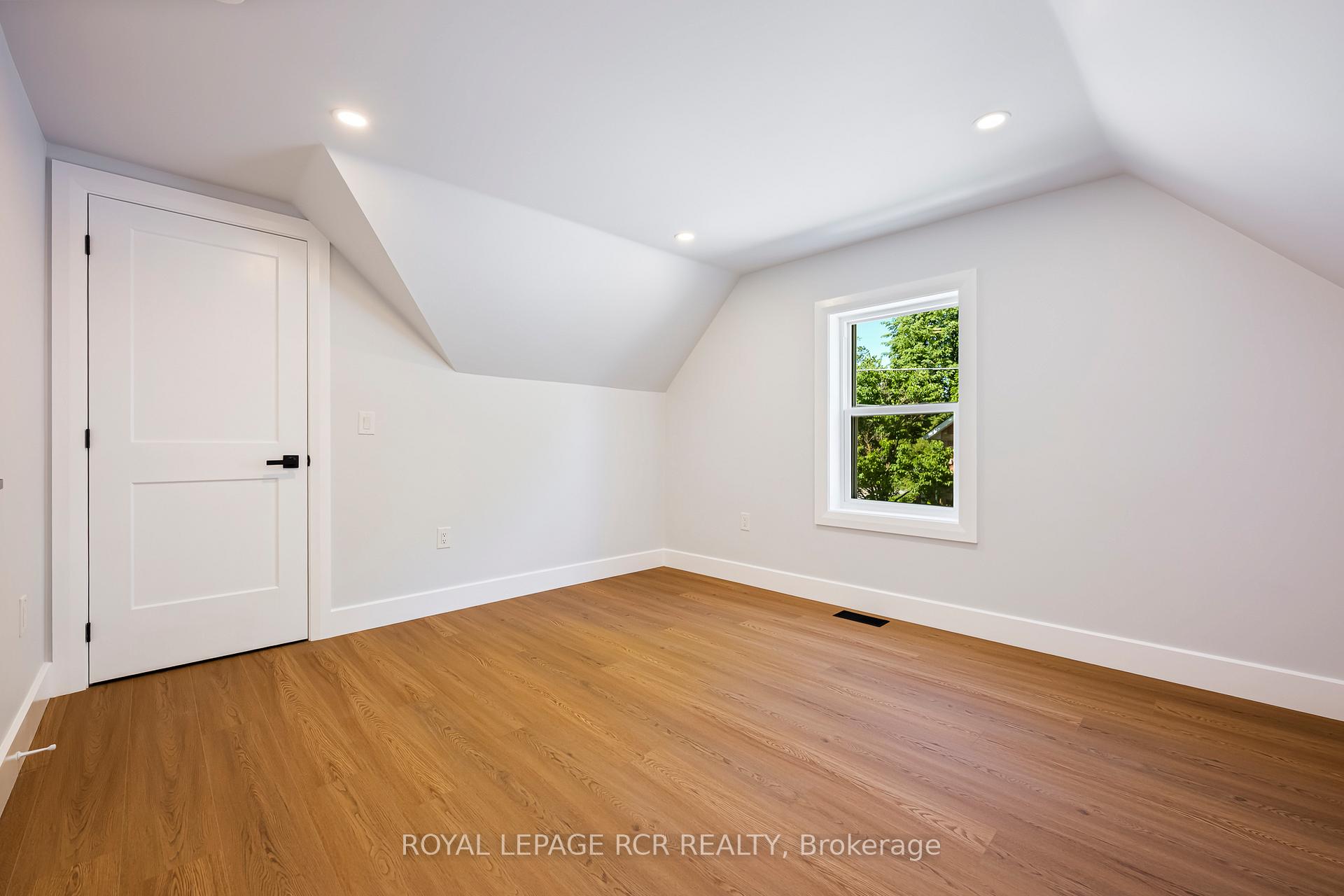 Photo 21 of 402 Main Street E, Shelburne — HOMEH