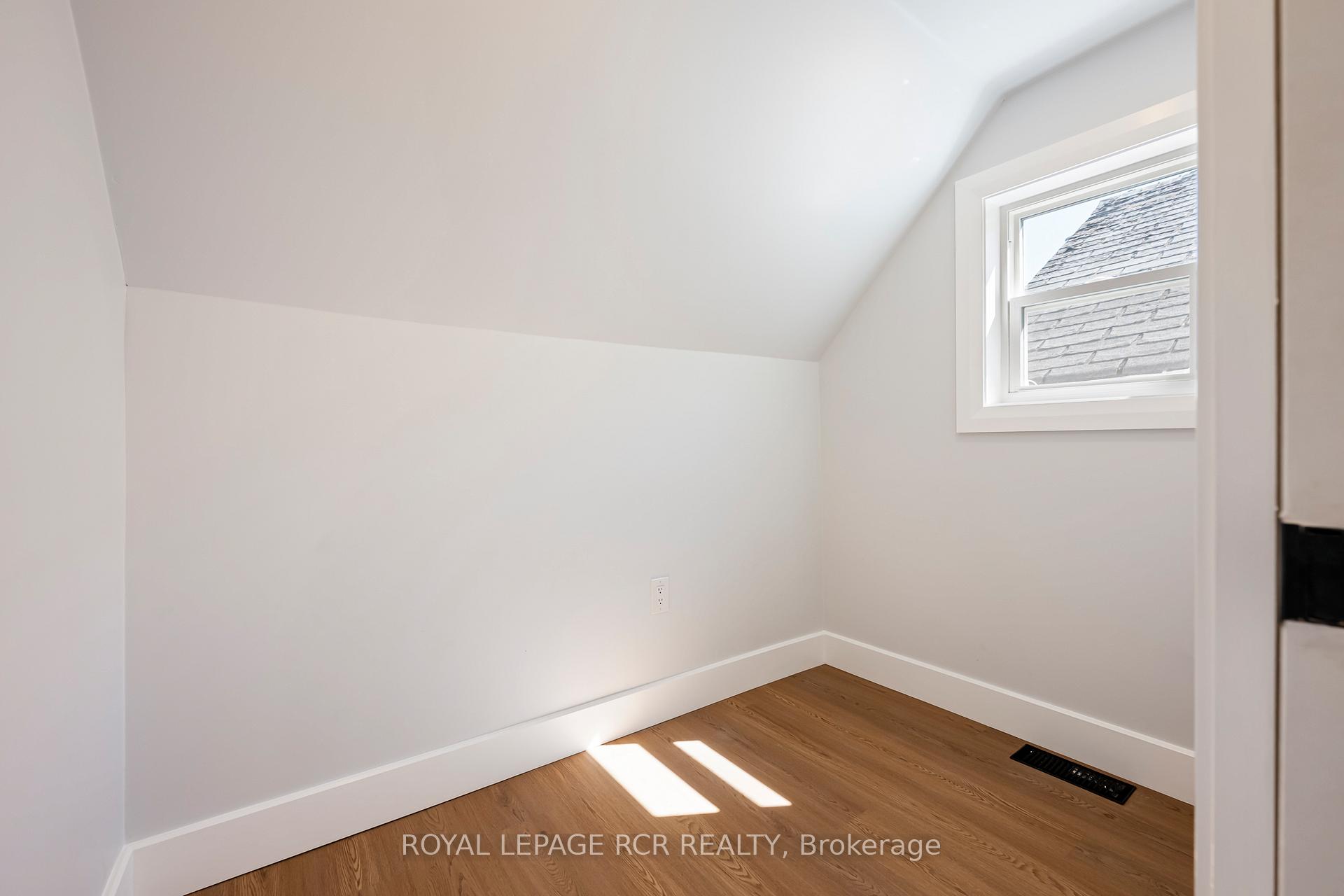 Photo 23 of 402 Main Street E, Shelburne — HOMEH