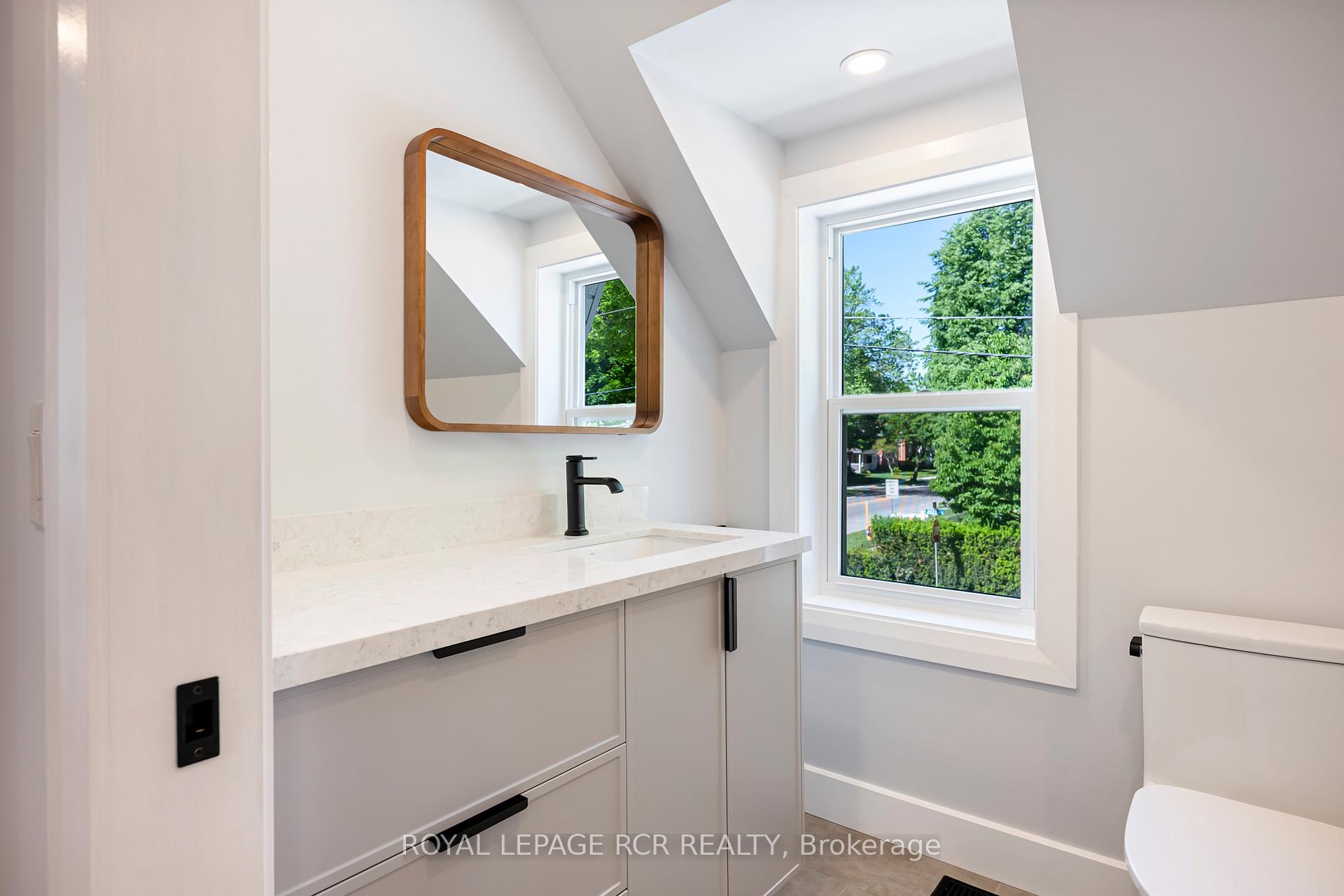 Photo 26 of 402 Main Street E, Shelburne — HOMEH