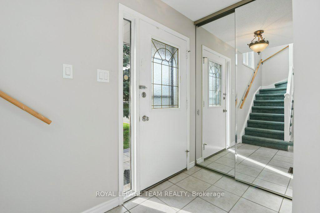 Photo 4 of 11 Elvaston Avenue, Ottawa, Craig Henry/Woodvale — HOMEH