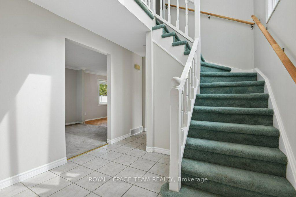 Photo 5 of 11 Elvaston Avenue, Ottawa, Craig Henry/Woodvale — HOMEH